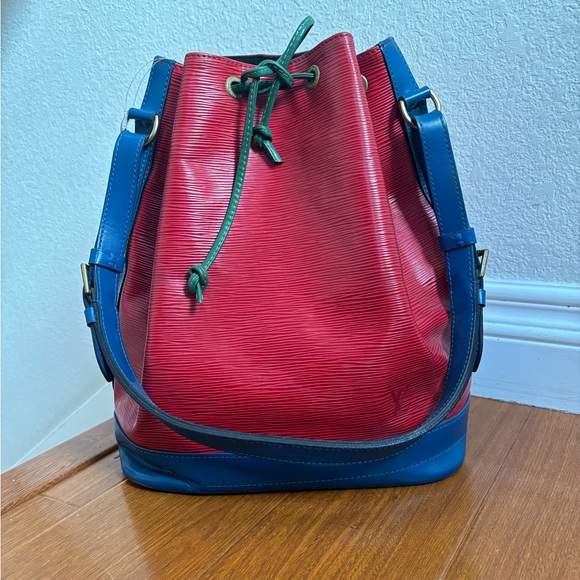 AUTHENTIC Louis Vuitton LV Shoulder Bag  Noe Bordeaux Epi - Picture 2 of 16